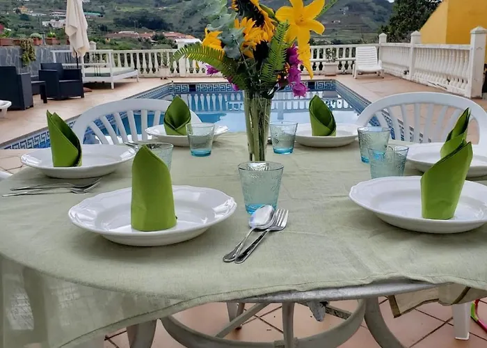 Pura Vida Tenerife בית הארחה